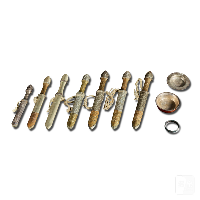 A group of knives and ritual objects, Tibet or Nepal, 18th century and later - 图2